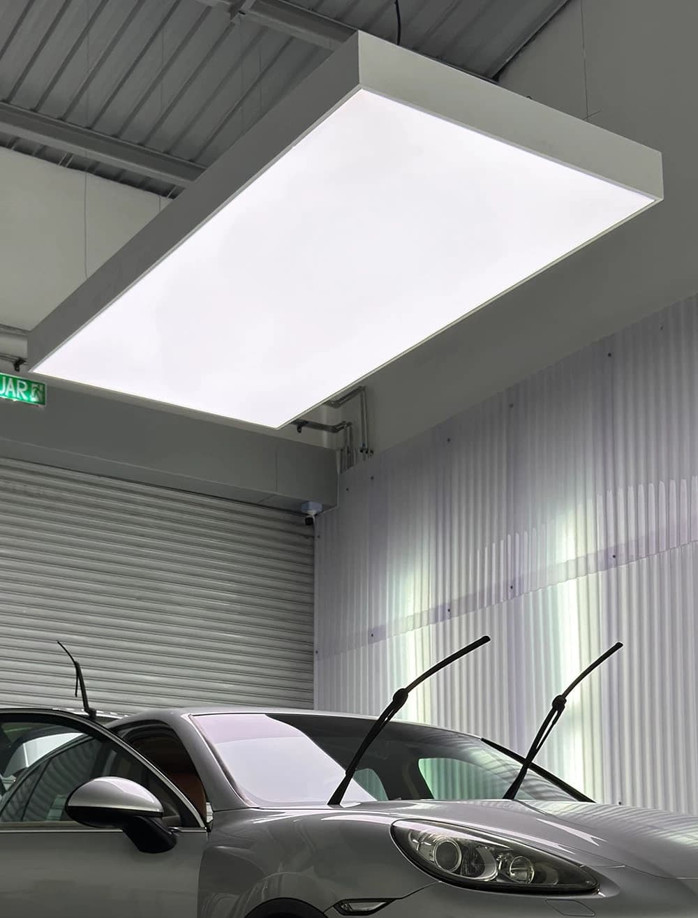 Garage Hub lighting and surface inspection setup